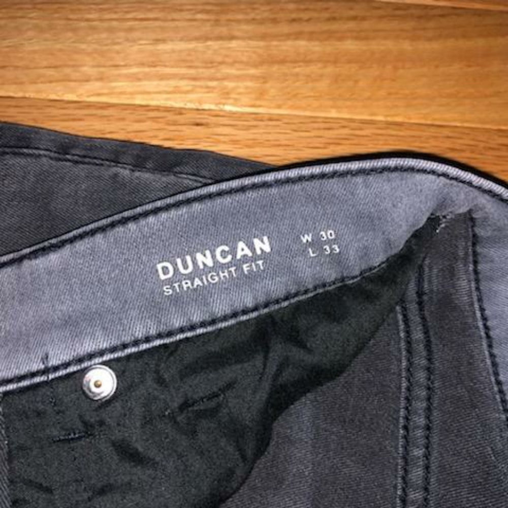 Elie Tahari Jeans - Picture 3 of 4